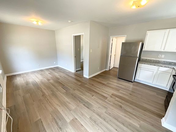 4th image of 510 S Pine St APT 1
