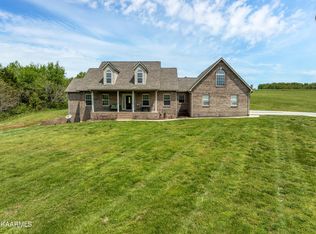 718 Trigonia Rd, Maryville, TN 37801