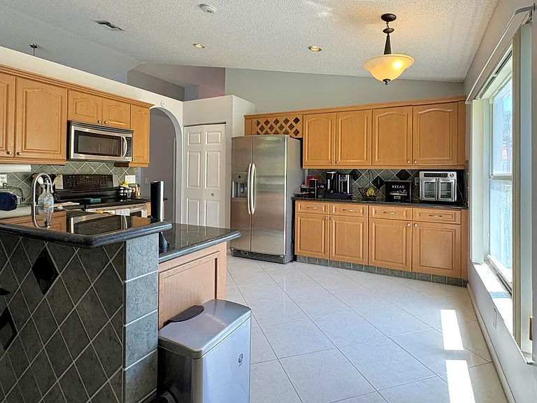 3771 Newport Ave — Photo 11