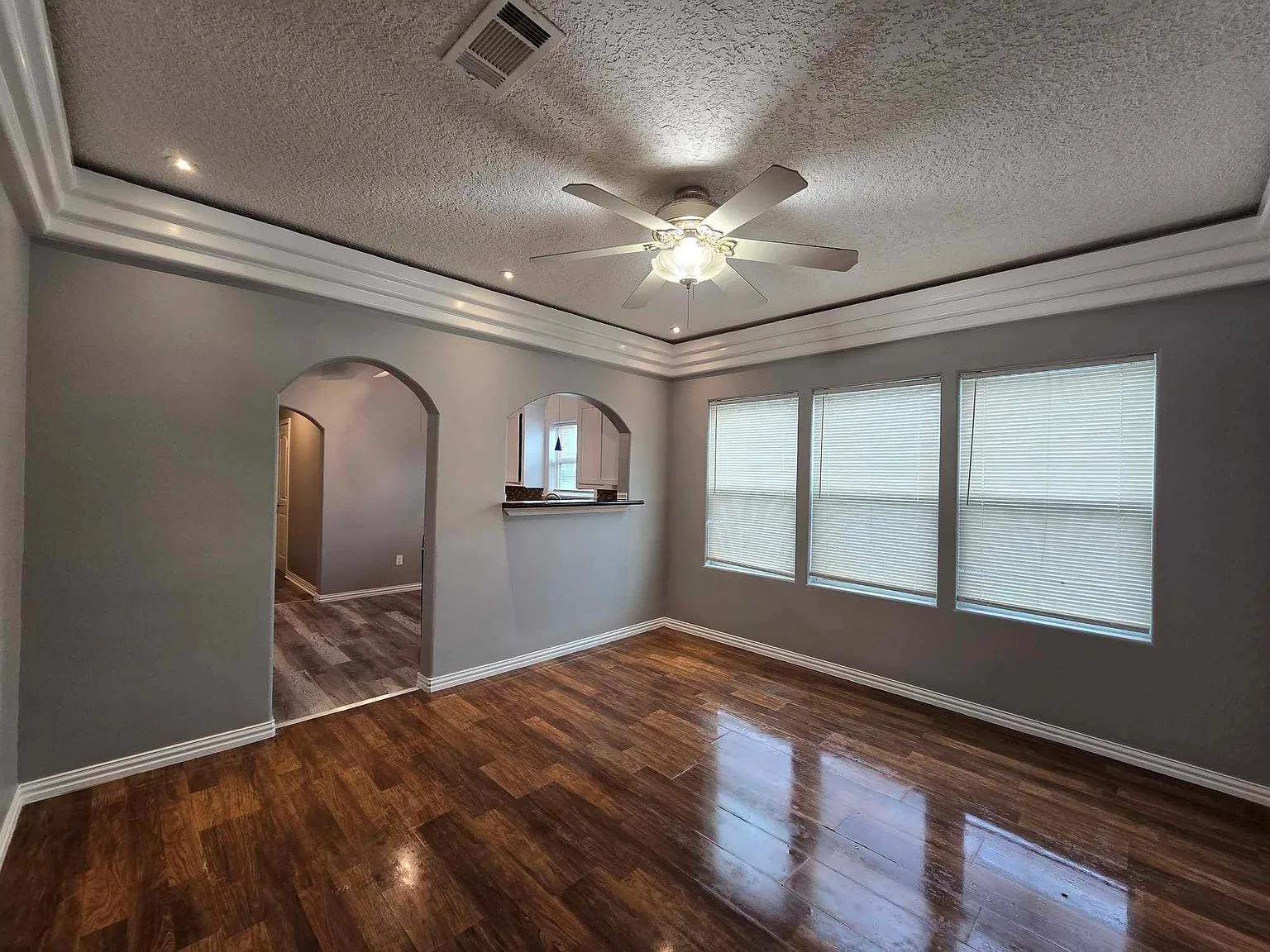 3 bed, 2.0 bath, 1288 sqft, $1,550 — Photo 4