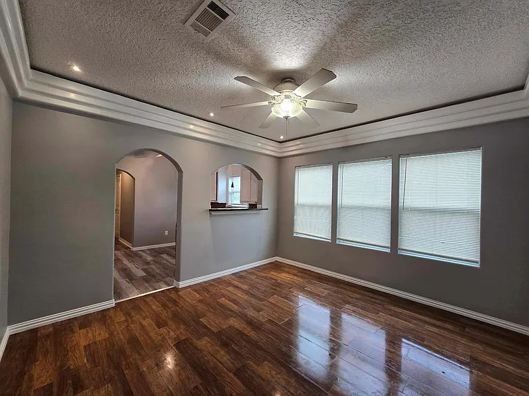 3125 Illinois St — Photo 5