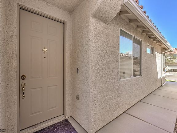 5th image of 8449 Barossa Ct