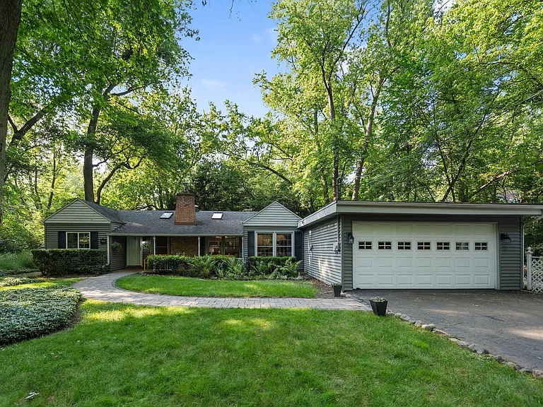 3812 Brookside Dr — Photo 3