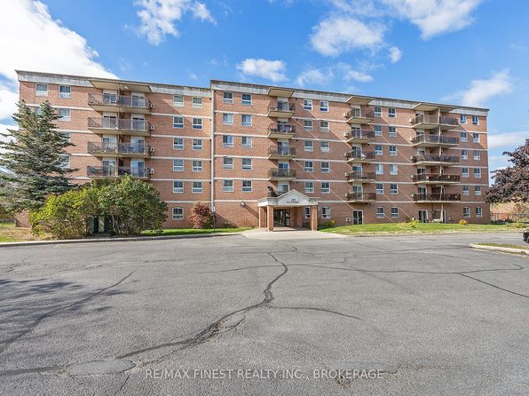 745 Davis Dr #610, Kingston, ON K7M 8J4