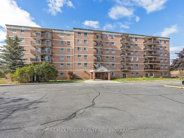 745 Davis Dr #610, Kingston, ON K7M 8J4