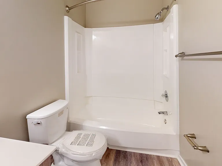 Seneca Place — Photo 97