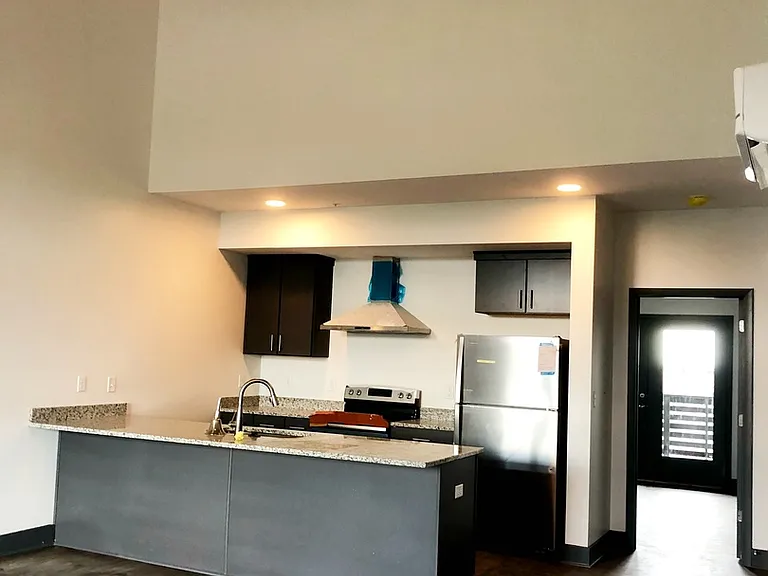 St. Thomas Flats — Photo 12
