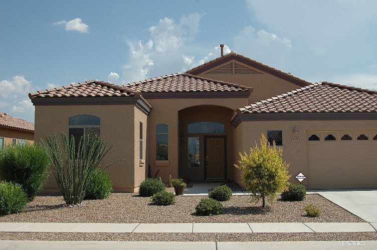Beautifully landscpaped front yard