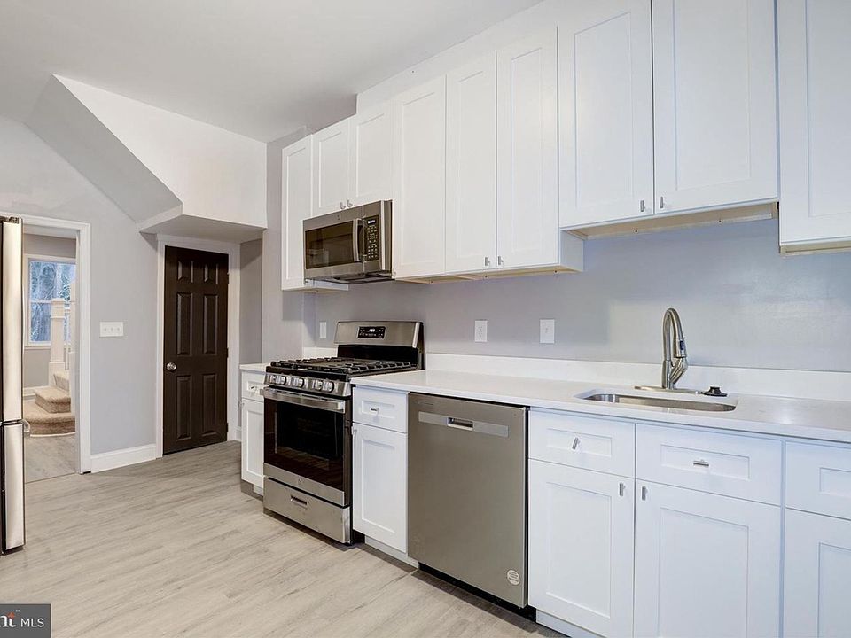 1st image of 304 E University Pkwy #6B-2BA