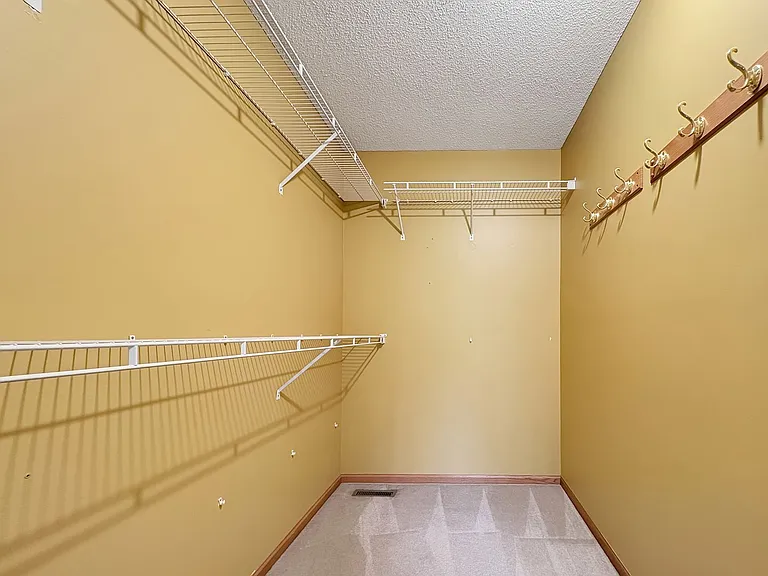 1839 Valley Ridge Trl S — Photo 18