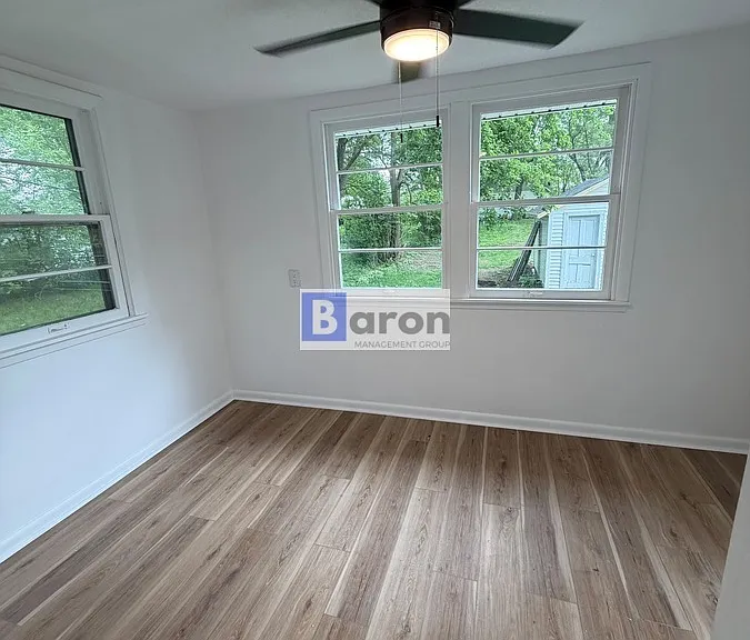 526 S 28th St — Photo 11