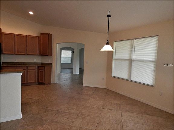 5th image of 5134 NE 124th Pl