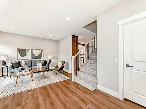 3rd image of 722 S 53rd Ave SW