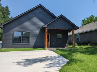405 E Shepherd St, Denison, TX 75021