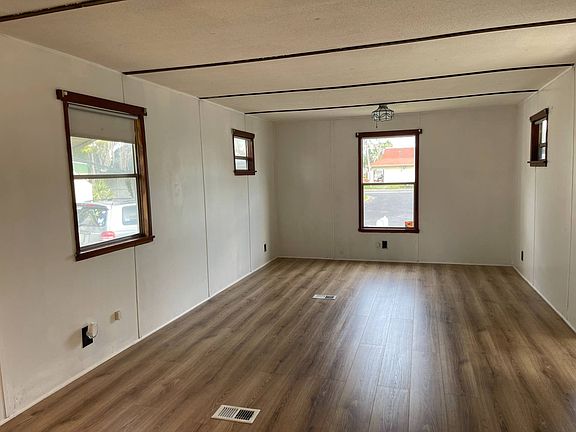 5th image of 9109 Hampton Ct
