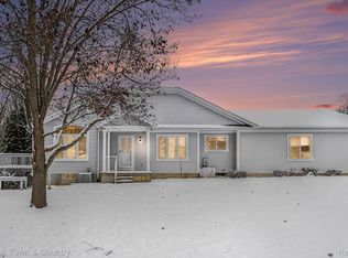229 Aberdeen Ct, Flushing, MI