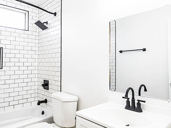 4th image of 230 N Grand Ave #12
