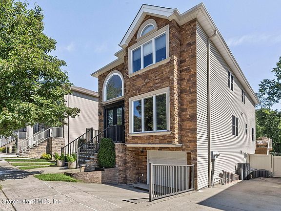 2nd image of 35 Brookside Loop