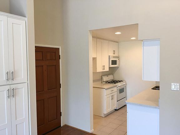 3rd image of 1484 S Beverly Dr APT 301