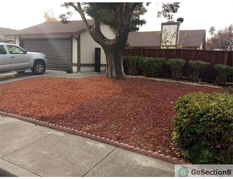 2243 Lynbrook Dr photo 1