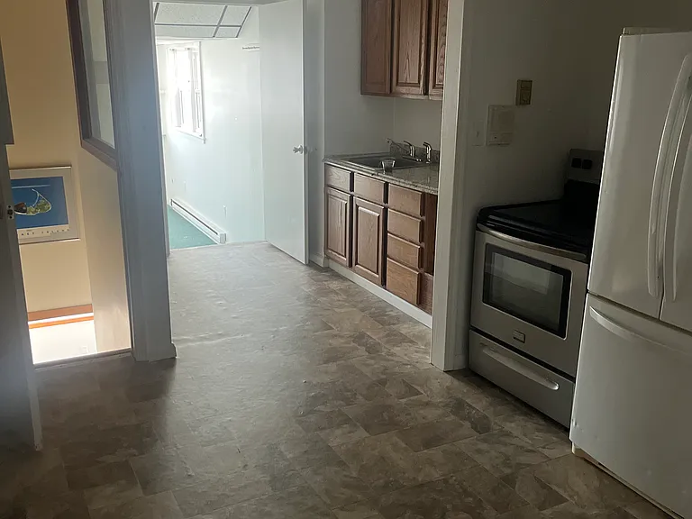 34 Monroe Ave #2 — Photo 8