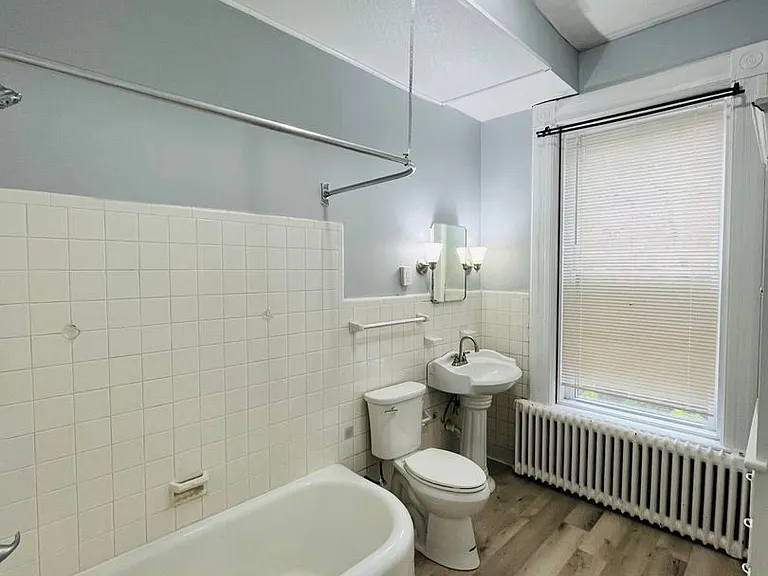 251 State LLC — Photo 9