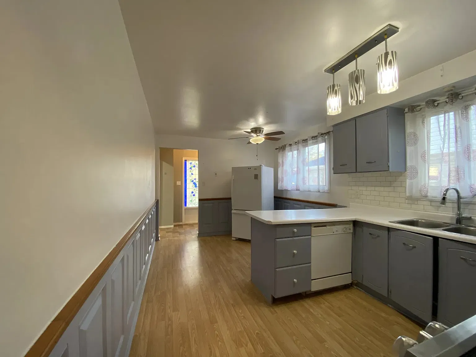 3 bed, 1999 sqft, $3,500 — Photo 2