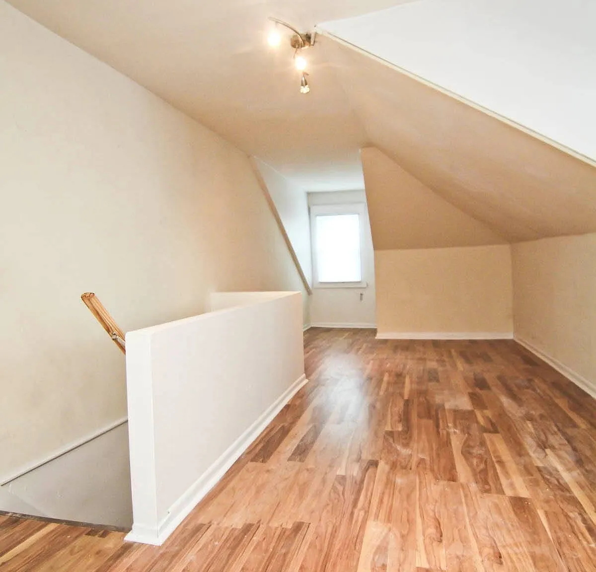 3 bed, 1000 sqft, $1,465 — Photo 3