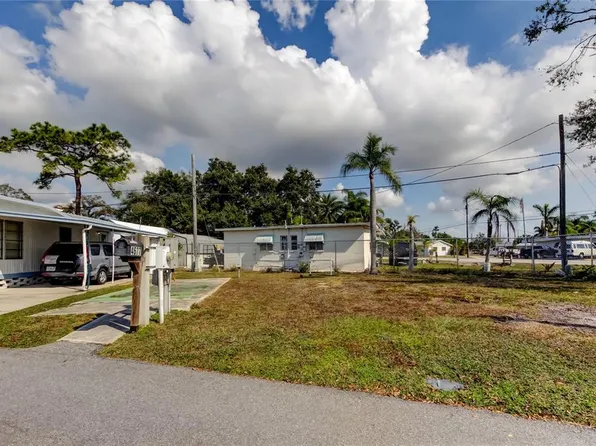 4677 66th Ln N #1, Saint Petersburg, FL 33709