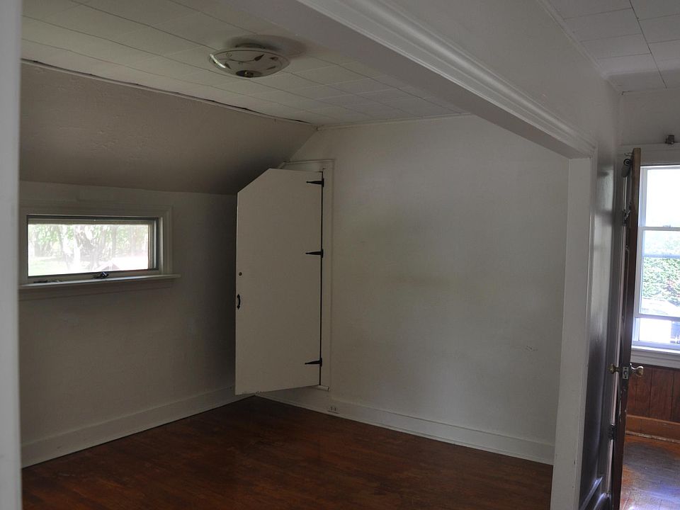 2nd image of 5 Redland Ave