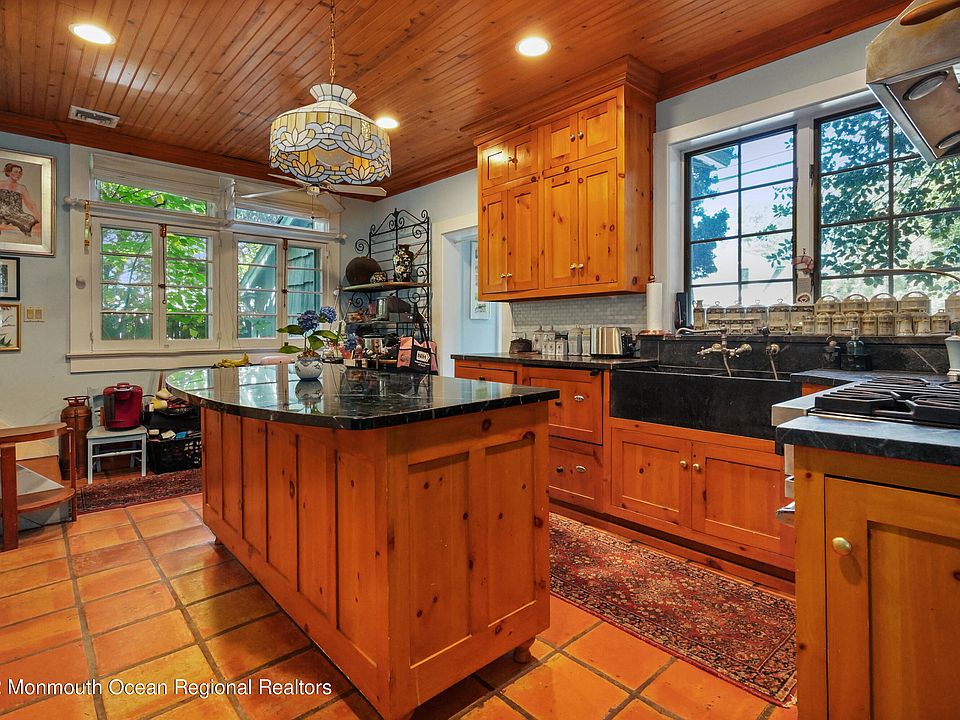 11 Hubbard Park, Red Bank, NJ 07701 MLS 22222628 Zillow