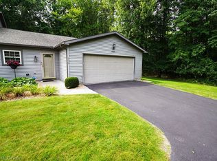 4378 Devonshire Dr, Youngstown, OH 44512