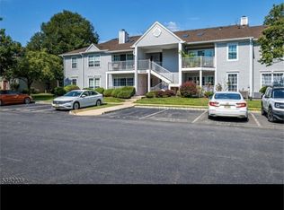 15 Chelsea Ct #15, Franklin Park, NJ 08823