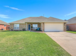 608 S Kaylee Ln, Mustang, OK 73064