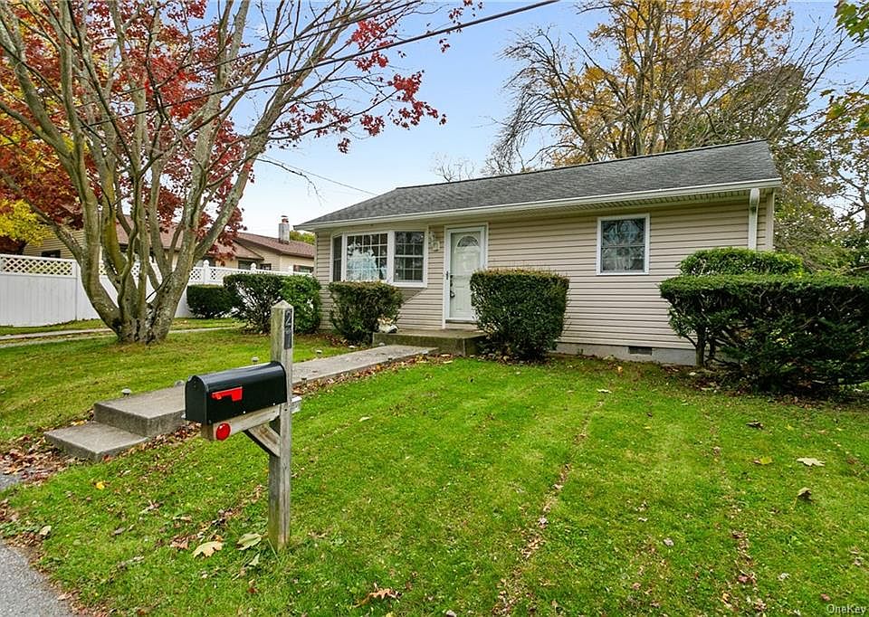 1st image of 27 Pelham Dr