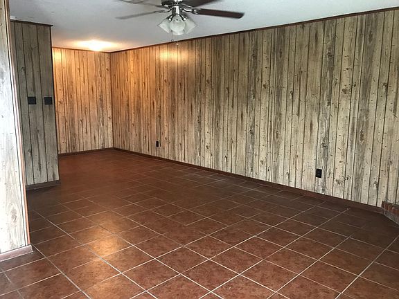 4th image of 2241 Linda Ave #2241