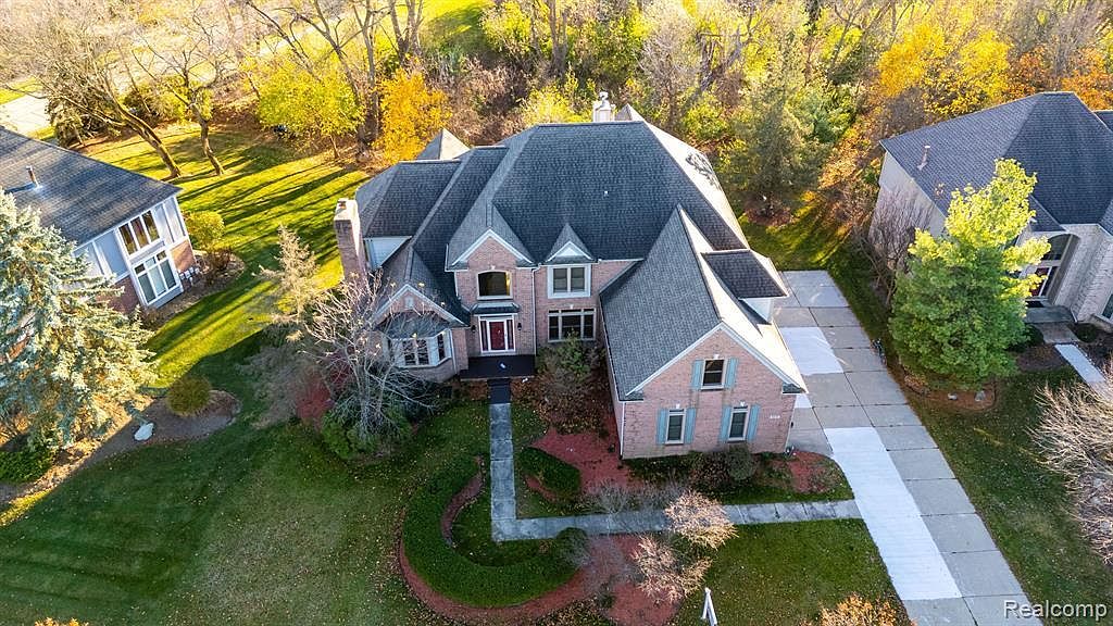 6573 Poppleton Rd, Canton, MI 48187