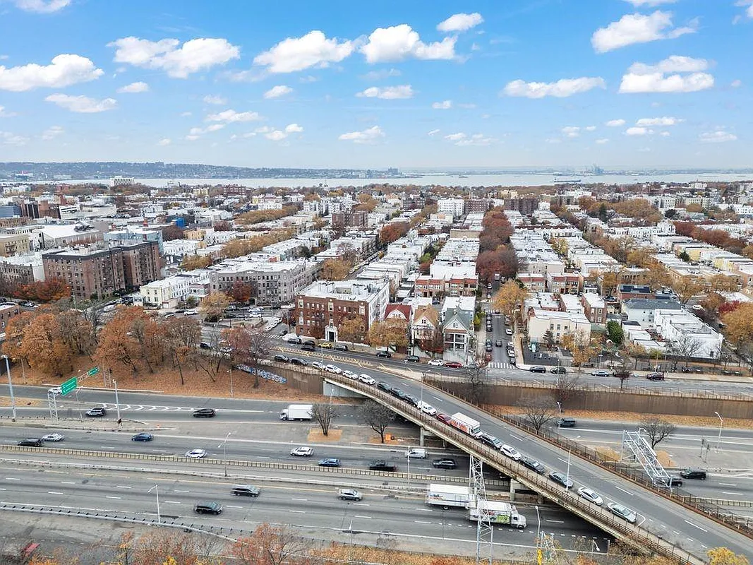 8210 FT HAMILTON Pkwy