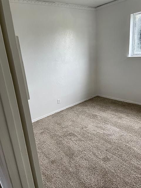 2nd image of 409 E 9th St APT 107