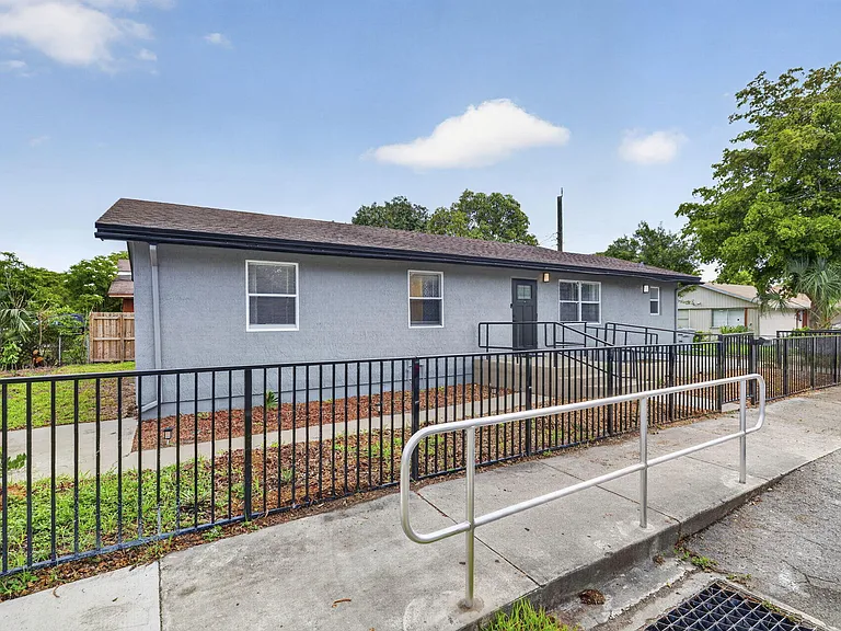 800 NW 6th Ave — Photo 7