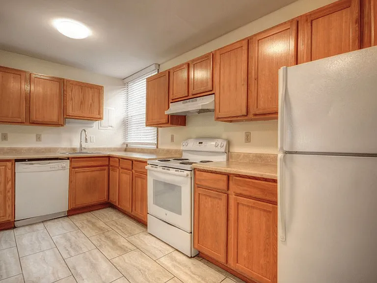 508 S Mattis Ave — Photo 2
