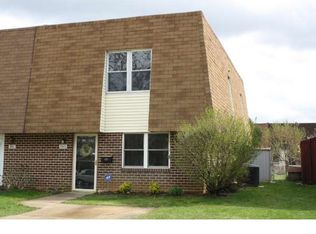 9909 Wingtip Rd, Philadelphia, PA 19115