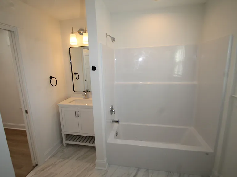 1207 E 33rd St #A — Photo 8