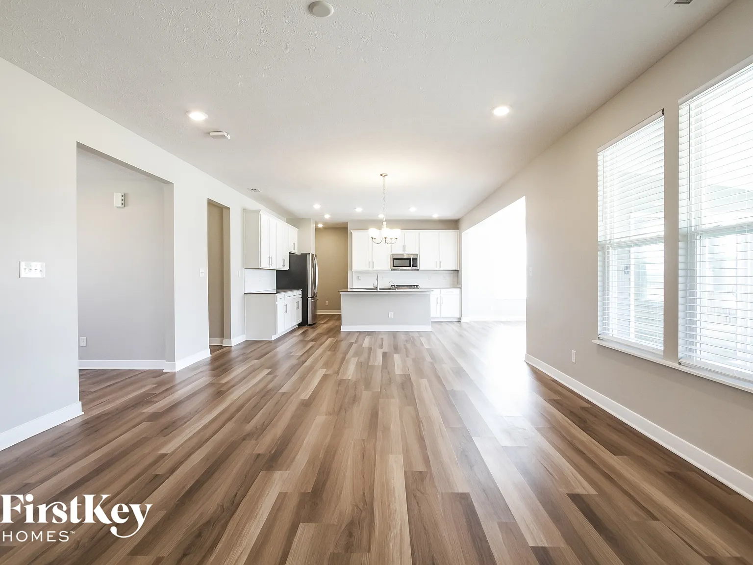 4 bed, 2.5 bath, 2756 sqft, $2,890 — Photo 2