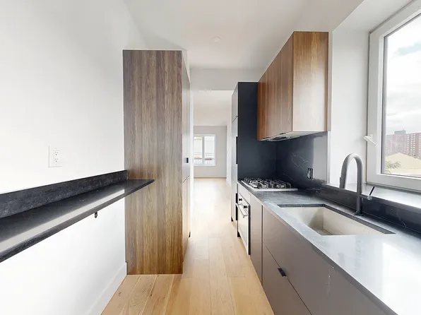 95 Verona Street image 6 of 7