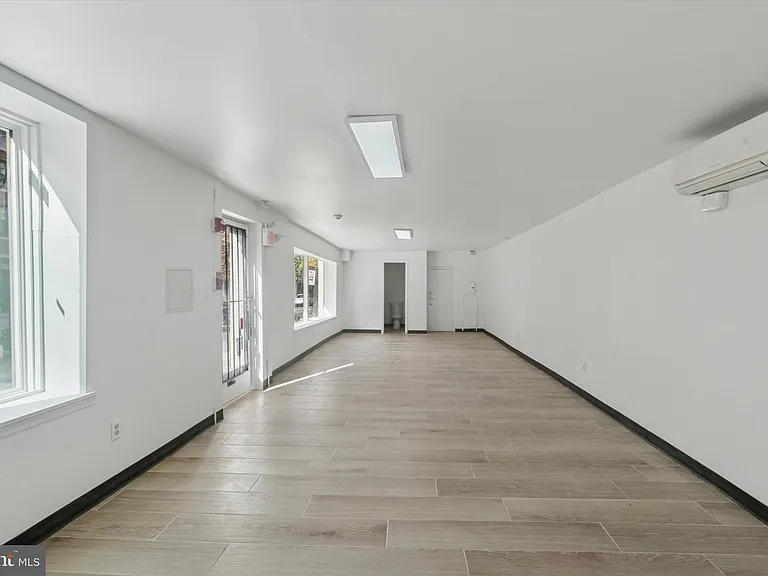 1538 Pine St #1R — Photo 3