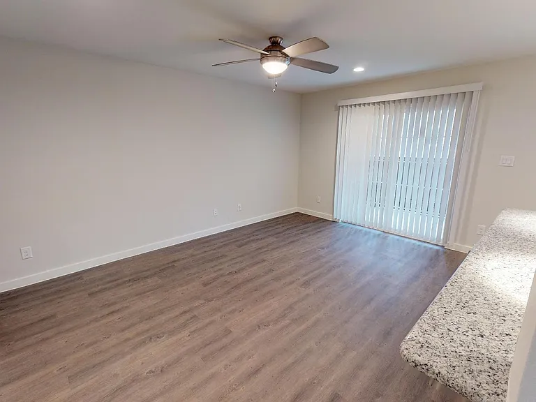 Mosswood Apartments — Photo 36