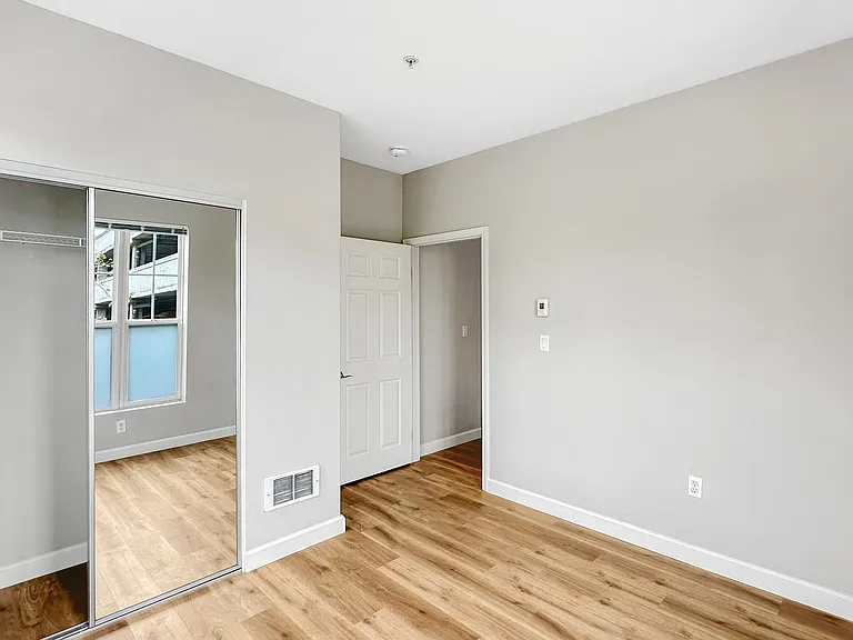 1121 40th St #5206 — Photo 10