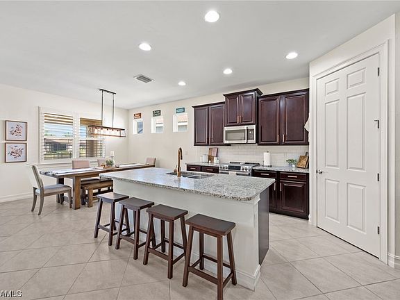 3rd image of 3198 Birchin Ln