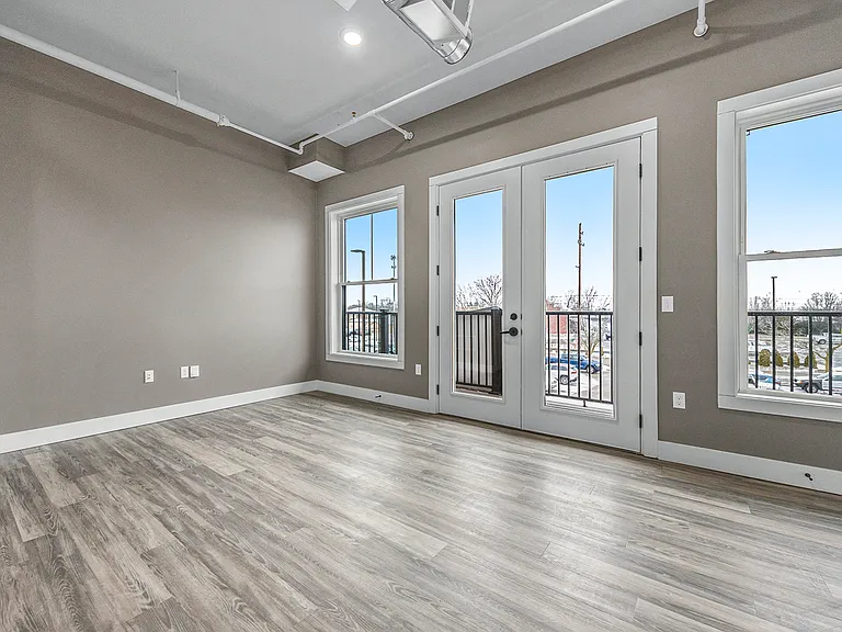 137 E Main Ave — Photo 20